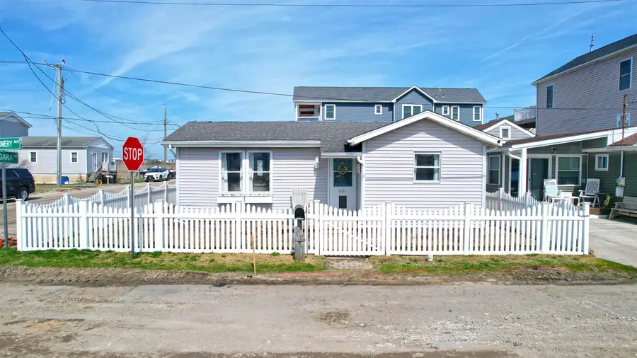 631 W Montgomery Avenue, Wildwood, NJ 08260 - #2