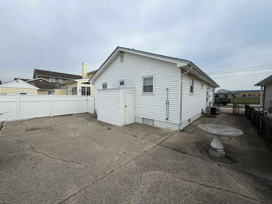 110 E Washington Avenue, Wildwood Crest, NJ 08260 - #3