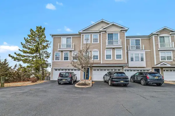 35 Bayside Drive, Somers Point, NJ 08244