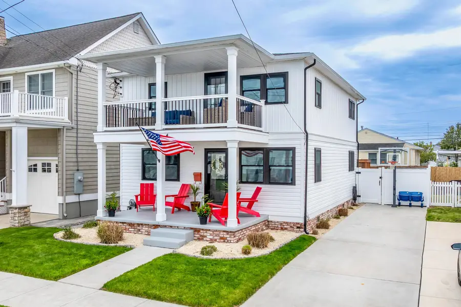 204 E Hollywood Avenue, Wildwood Crest, NJ 08260 - #2