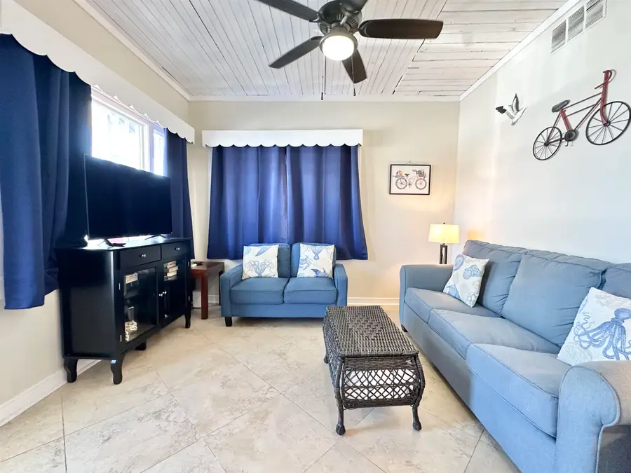148 E Burk Avenue, Wildwood, NJ 08260 - #3