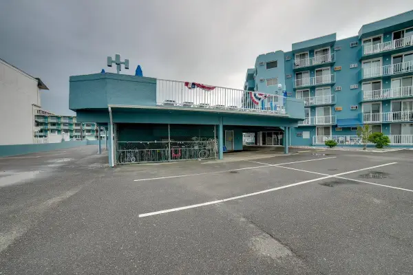 225 E Wildwood Avenue, Wildwood, NJ 08260-1305