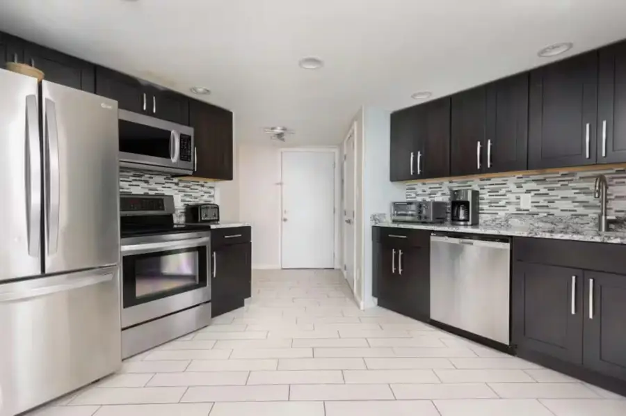 225 E Wildwood Avenue, Wildwood, NJ 08260-1305 - #3
