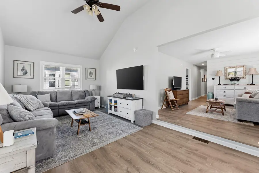 202 E Saint Paul Avenue, Wildwood Crest, NJ 08260 - #3