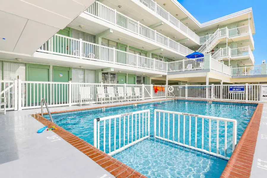404 E Denver Avenue, Wildwood Crest, NJ 08260 - #3