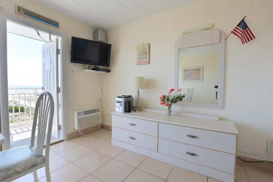 427 E Miami Avenue, Wildwood Crest, NJ 08260 - #2