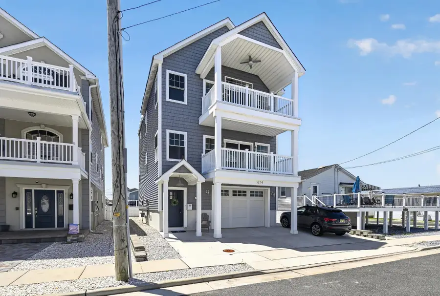 614 W Poplar Avenue, West Wildwood, NJ 08260 - #3