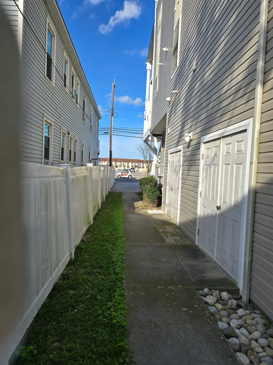 122 E Schellenger Avenue, Wildwood, NJ 08260 - #3