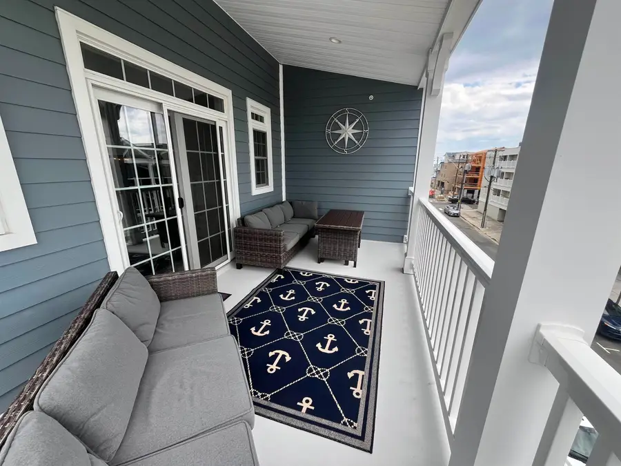 33 42nd Street, Sea Isle City, NJ 08243 - #3