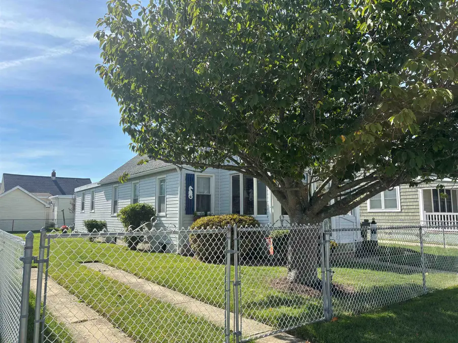 210 E 10th Avenue, North Wildwood, NJ 08204 - #2