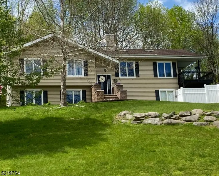 11 Kearny Dr, Wantage, NJ 07461 - #1