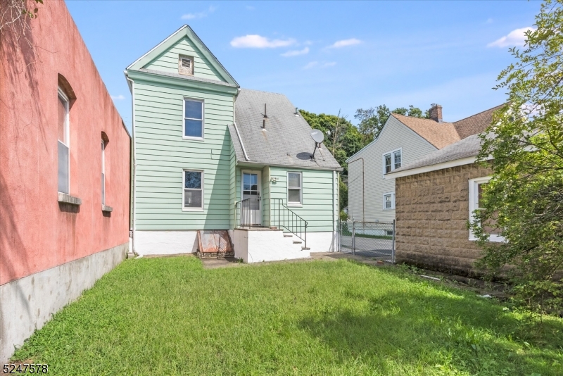 209 Randolph St, Passaic City, NJ 07055 BHGRE