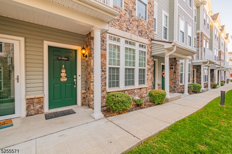 21 Dahlia Ln, Garfield City, NJ 07026 BHGRE