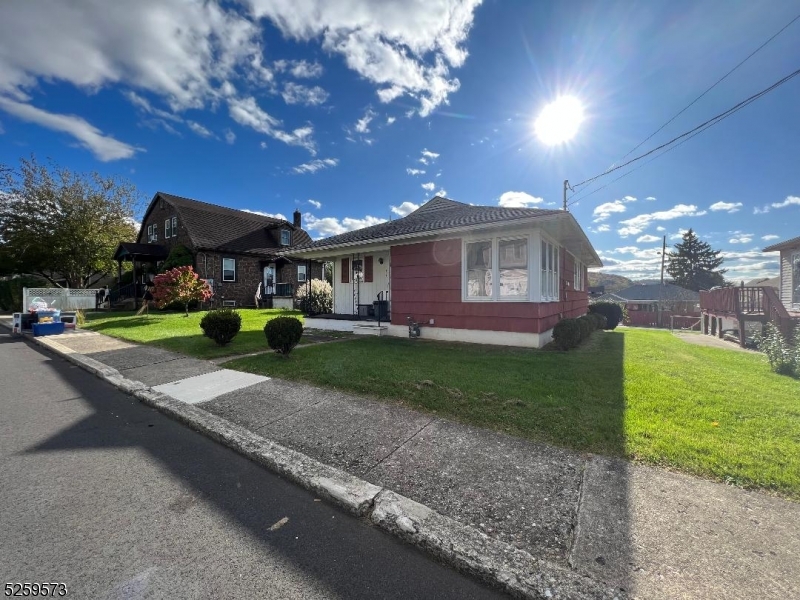 806 Columbus Ave, Phillipsburg Town, NJ 08865 BHGRE