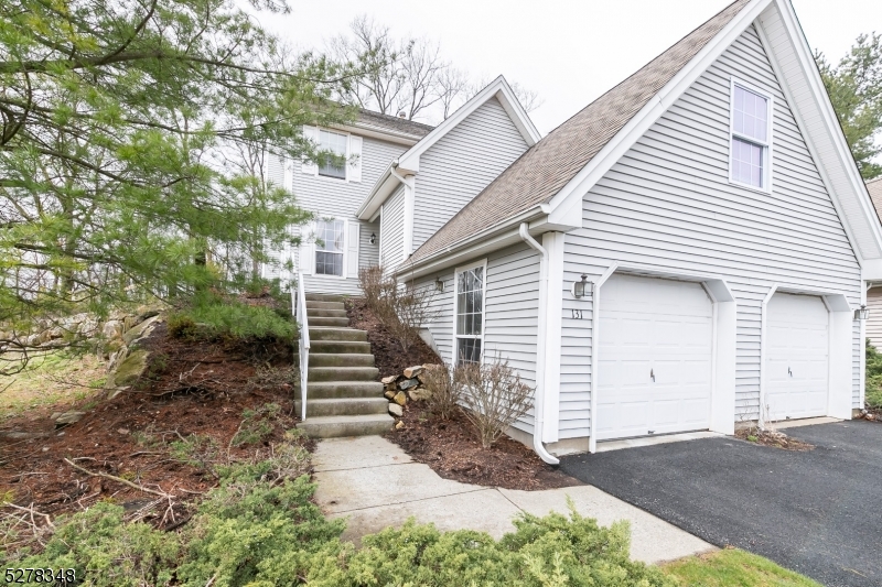 131 Crestview Ln, Mount Arlington Boro, NJ 07856 - BHGRE