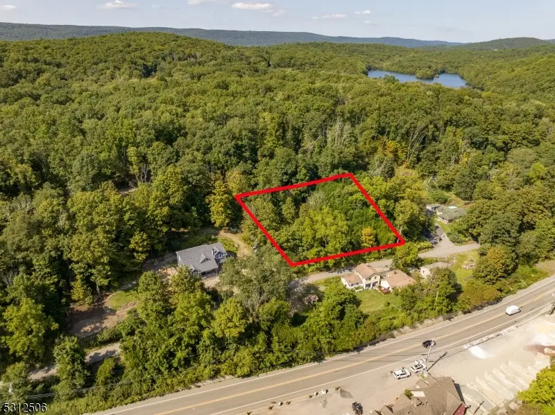 26 Old Rd, Hewitt, NJ 07480 - #3