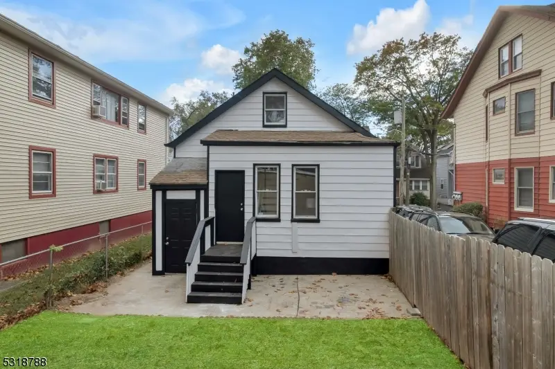 30 Allen St, Irvington, NJ 07111 - #3