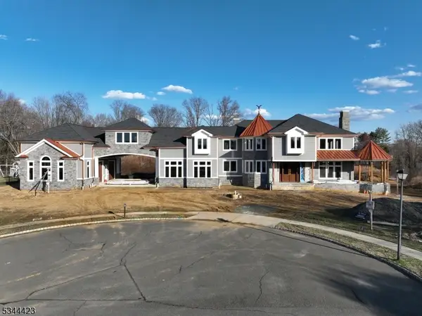 8 Derek Ct, Manalapan Twp., NJ 07726