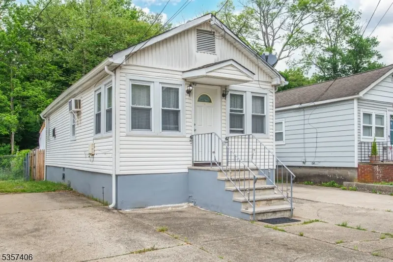 20 Park Dr, Oakland, NJ 07436 - #2