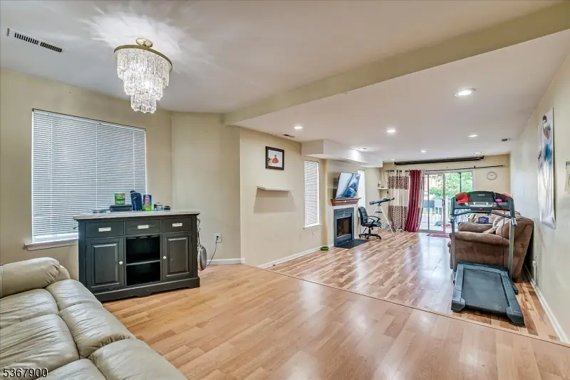 1702 Amanda Ct #1702, Piscataway, NJ 08854 - #1