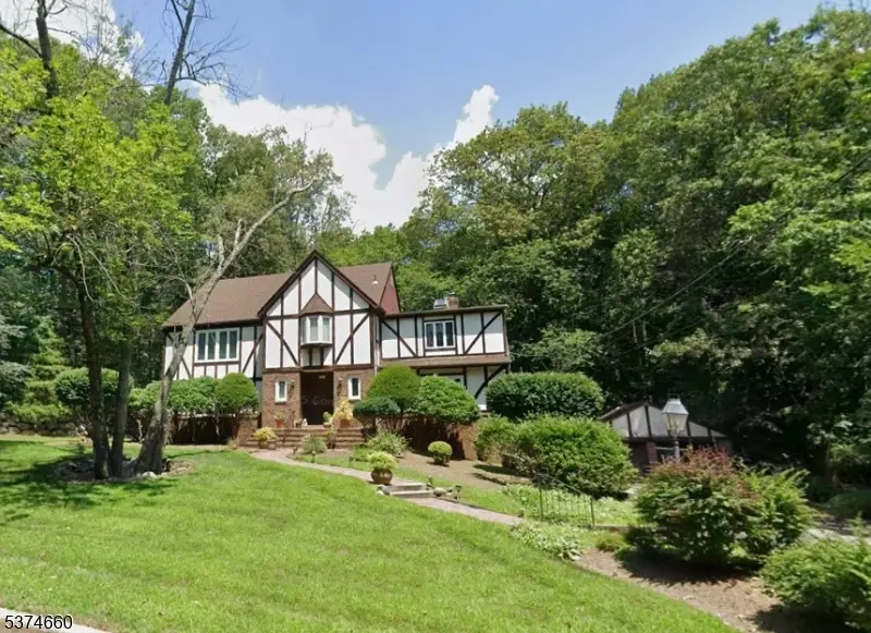 732 Mardinly Ave, Franklin Lakes, NJ 07417 - Image #1