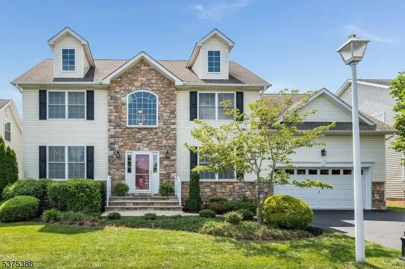 12 Higgins Ct, Raritan Township, NJ 08822 - Image #1
