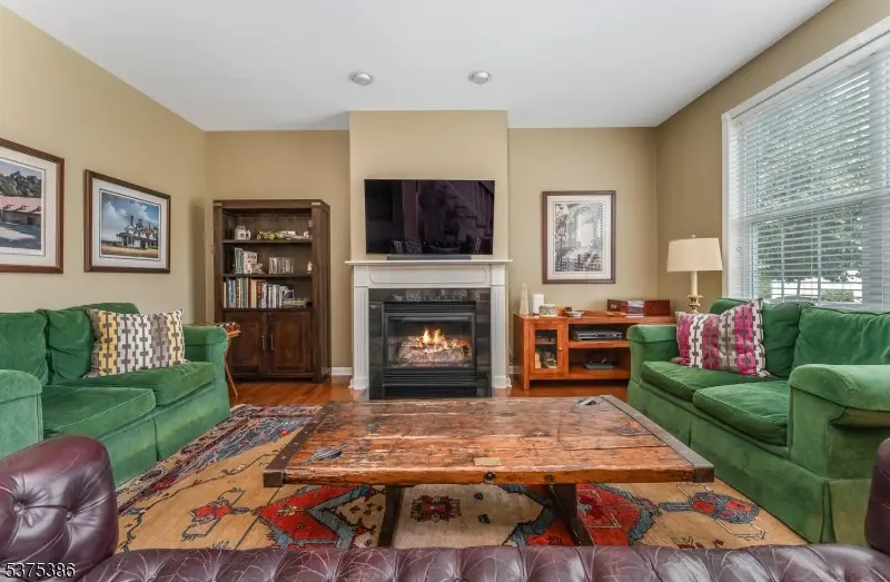 12 Higgins Ct, Raritan Township, NJ 08822 - Image #3