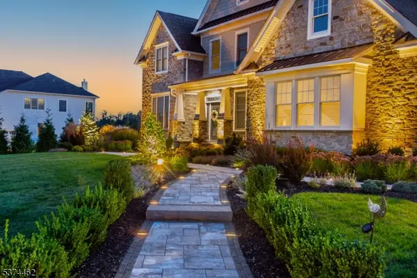 30 Woodmere Rd, Upper Saddle River Boro, NJ 07458