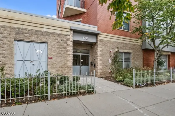 172 Culver Ave #206, Jersey City, NJ 07305