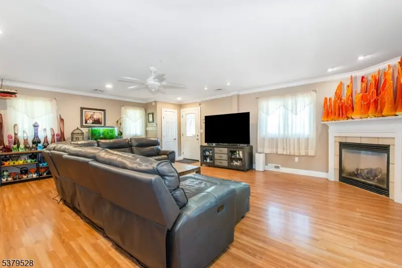 20 Pitman Pl, Wayne, NJ 07470 - Image #3