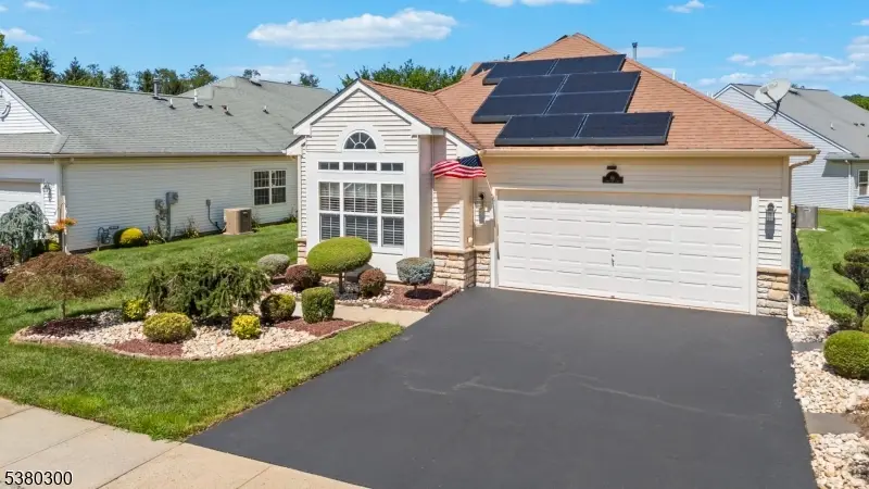 66 Vineyard Ct, Monroe Township, NJ 08831 - Image #2