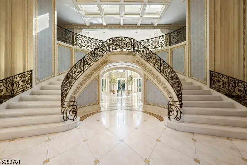 31 Rio Vista Dr, Alpine, NJ 07620 - #2