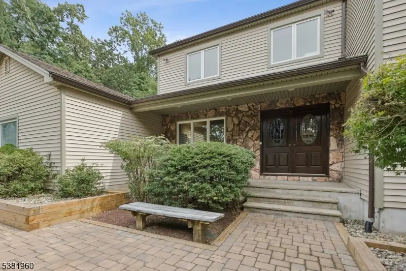 7 Canyon Woods Ct, Holmdel, NJ 07733 - #2