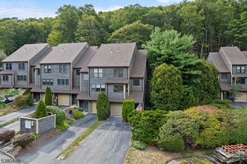 34 Salem Aly #F, West Milford, NJ 07480 - Image #2