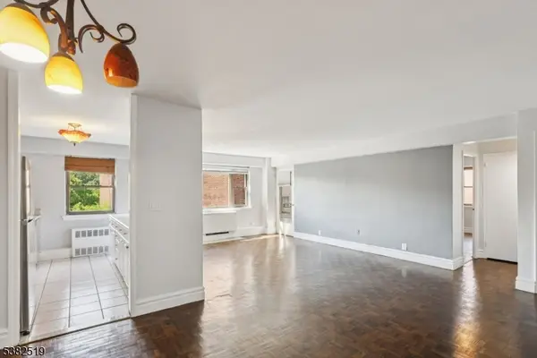 8800 Boulevard East #4J, North Bergen Twp., NJ 07047