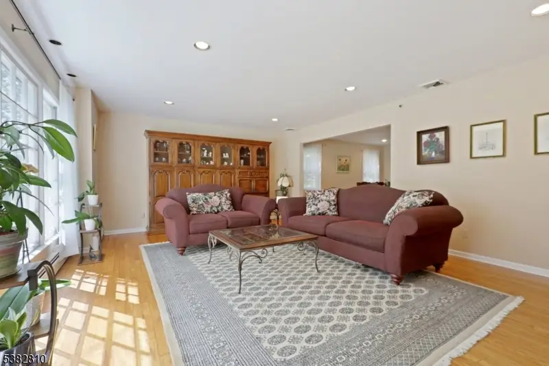 840 Mountain Way, Parsippany Troy Hills, NJ 07950 - Image #3