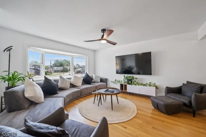 83 Larkspur Ln, Clifton, NJ 07013 - Image #3