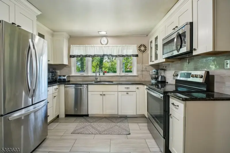 126 Fieldstone Dr, Springfield Twp., NJ 07081 - Image #2