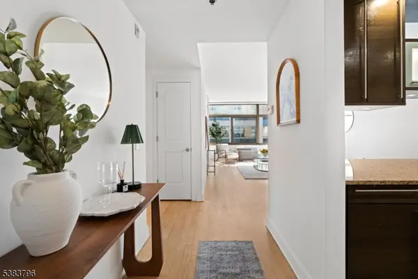 10 Regent St #501, Jersey City, NJ 07302