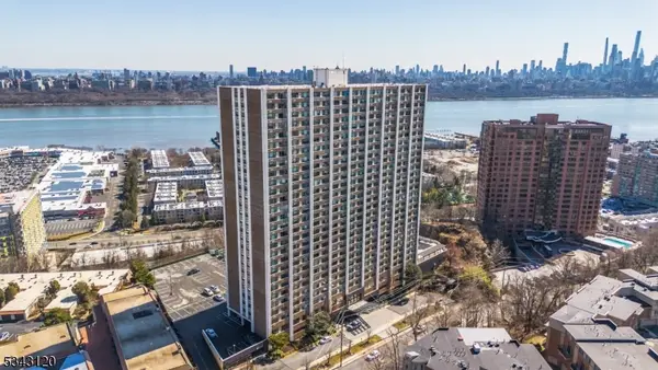 250 Gorge #25J, Cliffside Park Boro, NJ 07010