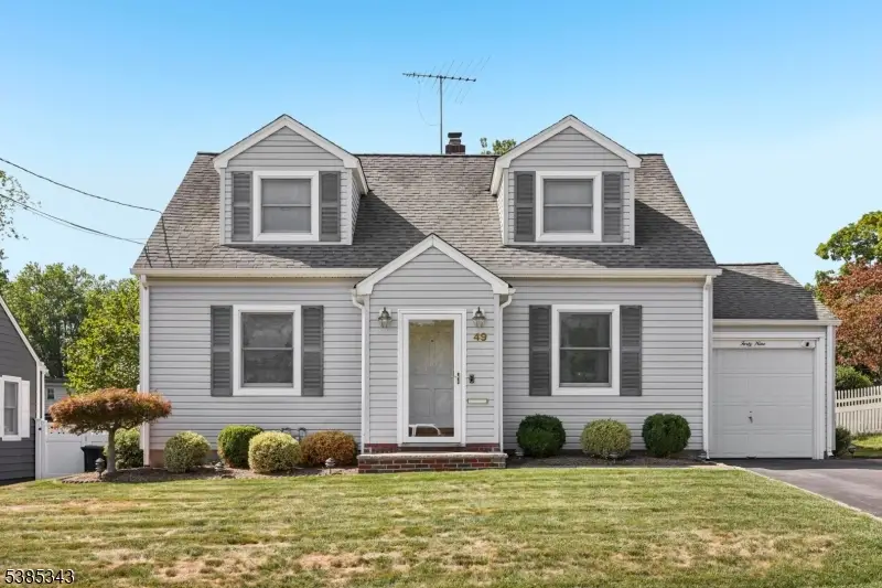 49 Knollwood Ter, Clifton, NJ 07012 - Image #1