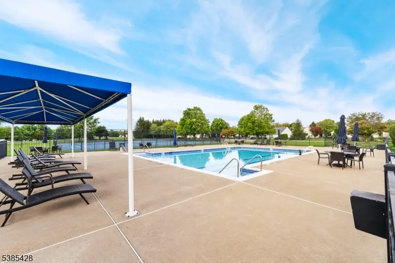 29 Stafford Ln, Brookfield, NJ 07823 - Image #2