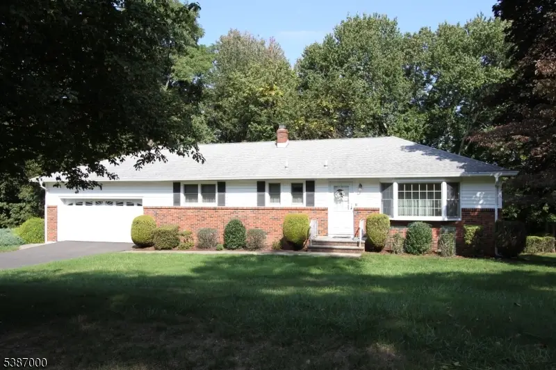 184 Emeline Dr, Hawthorne, NJ 07506 - Image #1