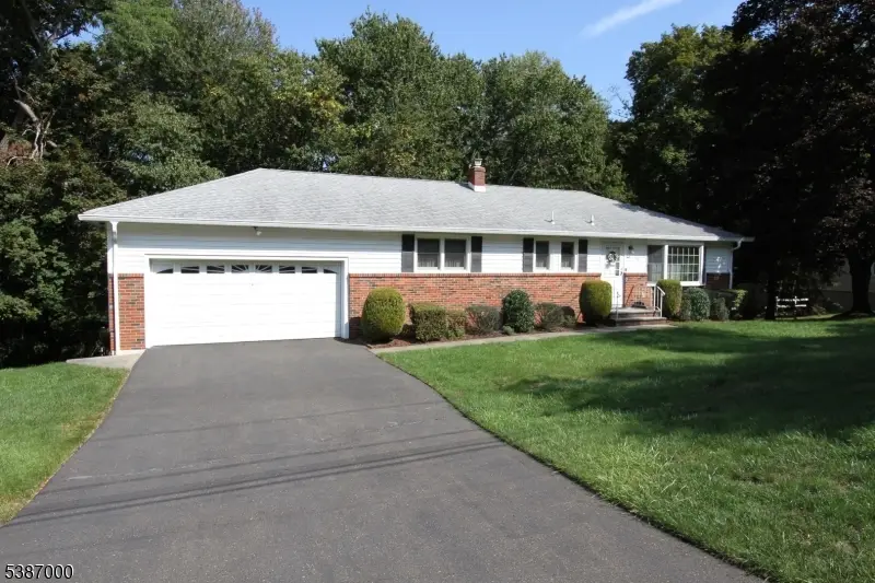 184 Emeline Dr, Hawthorne, NJ 07506 - Image #3