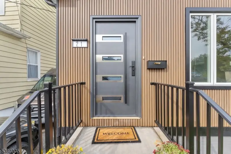 21 Victor Pl, Irvington, NJ 07111 - Image #2