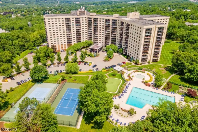 2 Claridge Dr #7DE, Verona, NJ 07044 - Image #1