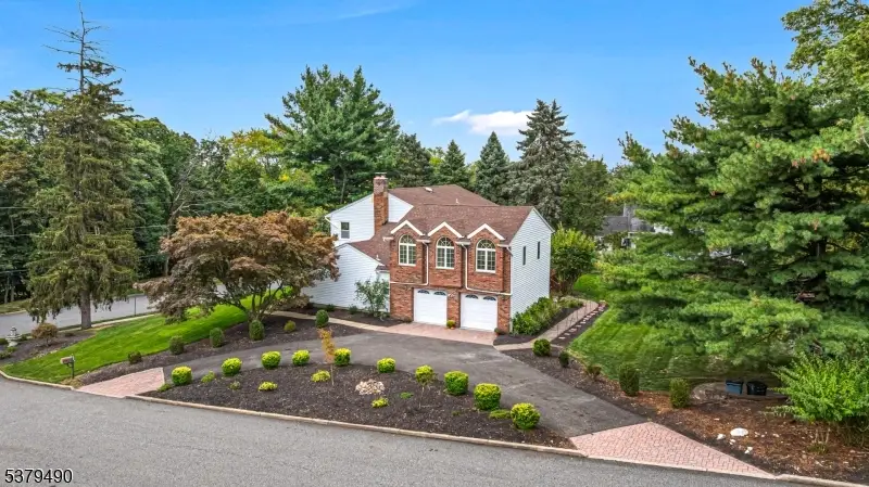 6 Old Orchard Dr, Hawthorne, NJ 07506 - Image #2