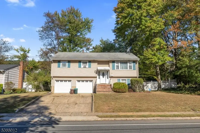 668 Warfield Rd, North Plainfield, NJ 07063 - Image #2