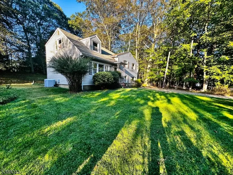 6 Mayhew Dr, Livingston, NJ 07039 - Image #2