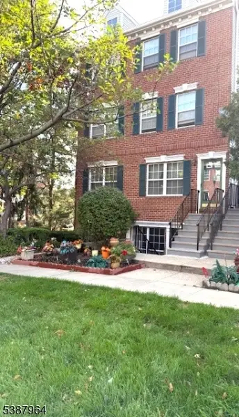 42 Vaughan Dr #42, Newark, NJ 07103 - Image #1